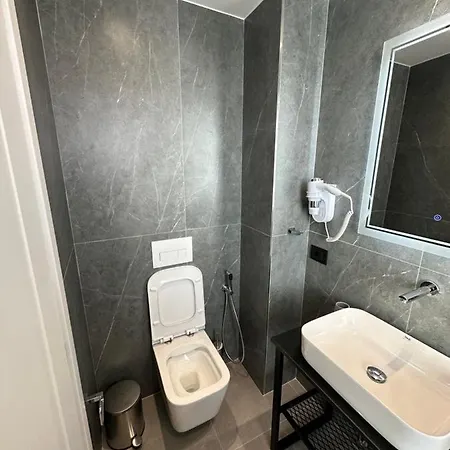 Idrizi 3* Sarandë