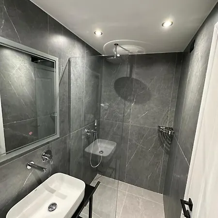 Idrizi Πανσιόν 3*