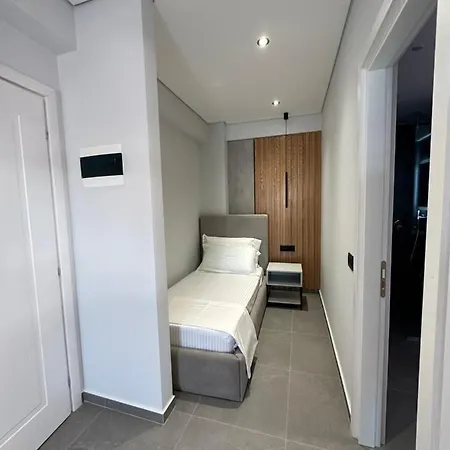 Idrizi Πανσιόν Σαράντα